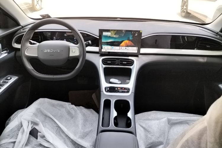 Used Geely Galaxy Geome 2026 Model 310km Youth Edition Center Console
