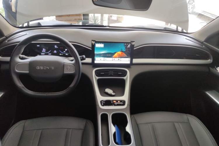 Used Geely Galaxy Geome 2026 Model 310km Youth Edition Center Console
