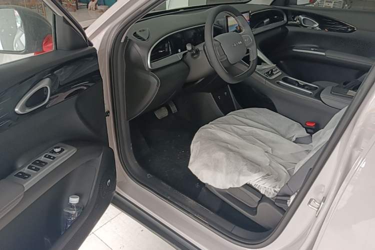 Used Geely Galaxy Geome 2026 Model 310km Youth Edition Driver Seat