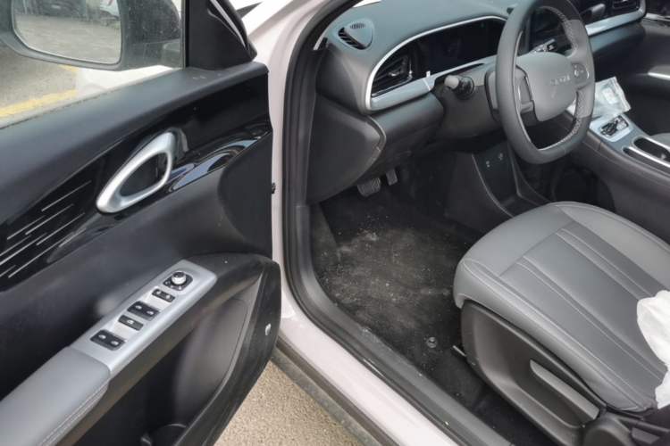 Used Geely Galaxy Geome 2026 Model 310km Youth Edition Driver Seat