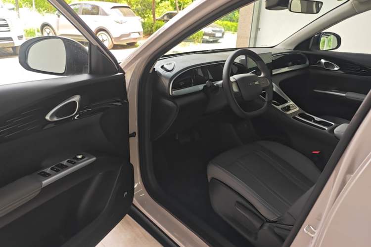 Used Geely Galaxy Geome 2026 Model 310km Youth Edition Driver Seat
