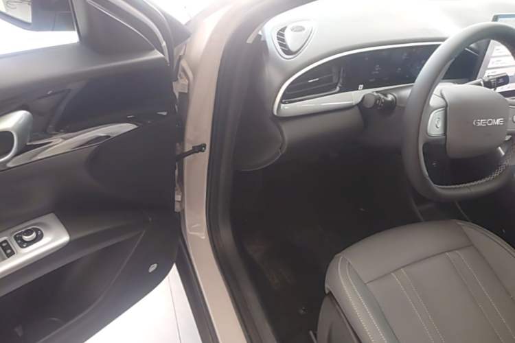 Used Geely Galaxy Geome 2026 Model 310km Dream Edition Driver Seat