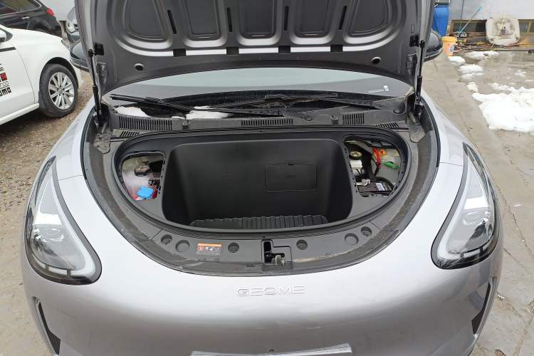 Used Geely Galaxy Geome 2026 Model 310km Dream Edition Engine Bay