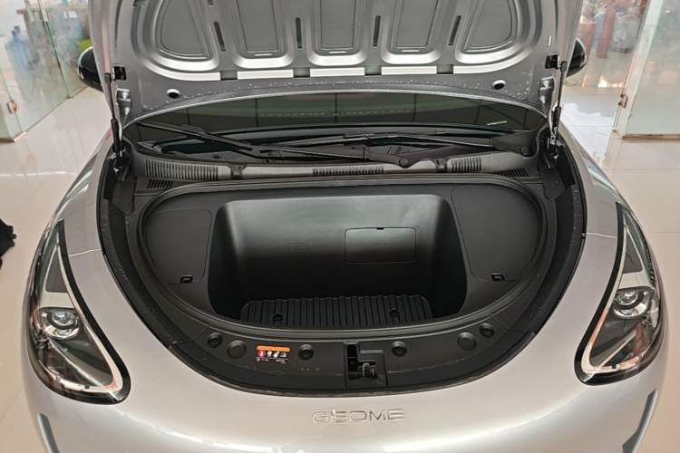 Used Geely Galaxy Geome 2026 Model 410km Carefree Edition Engine Bay