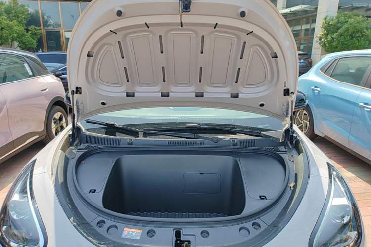 Used Geely Galaxy Geome 2026 Model 310km Youth Edition Engine Bay