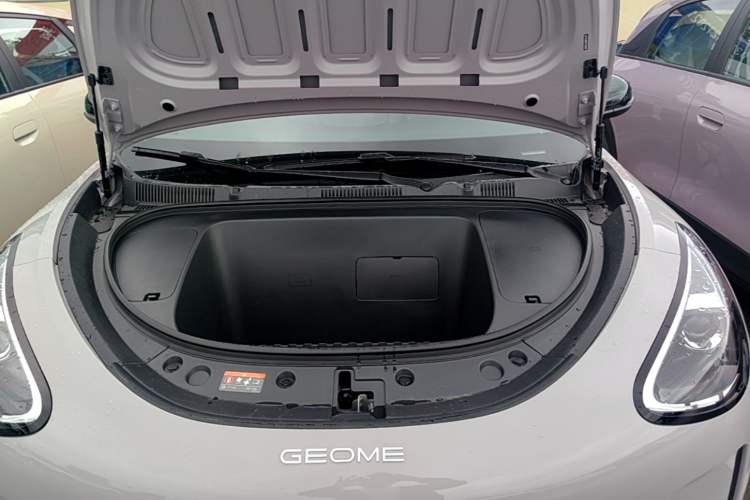 Used Geely Galaxy Geome 2026 Model 310km Youth Edition Engine Bay