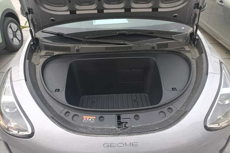 Used Geely Galaxy Geome 2026 Model 310km Youth Edition Engine Bay