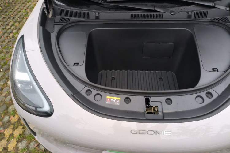 Used Geely Galaxy Geome 2026 Model 410km Exploration Edition Engine Bay Right