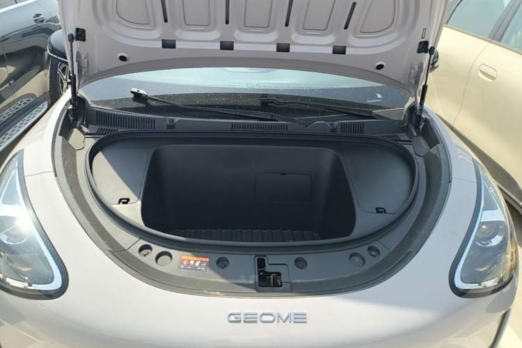 Used Geely Galaxy Geome 2026 Model 310km Youth Edition Engine Bay