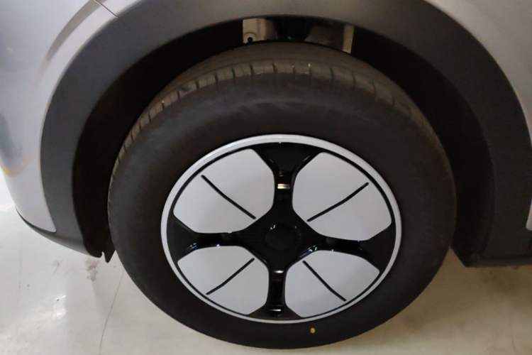 Used Geely Galaxy Geome 2026 Model 310km Youth Edition Exterior 4