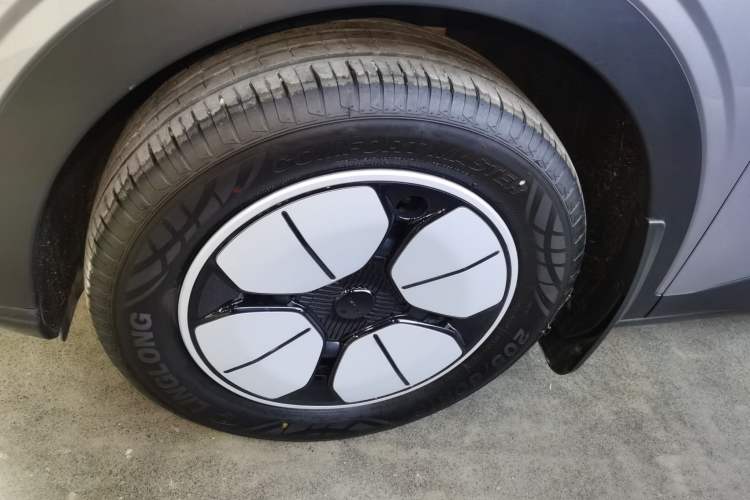 Used Geely Galaxy Geome 2026 Model 310km Youth Edition Exterior 4