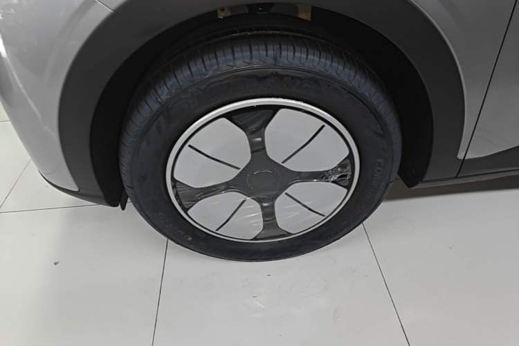 Used Geely Galaxy Geome 2026 Model 310km Youth Edition Exterior 4
