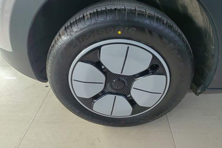 Used Geely Galaxy Geome 2026 Model 410km Freedom Edition Exterior 5