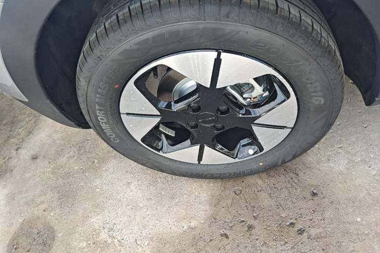 Used Geely Galaxy Geome 2026 410km Wind-Riding Edition Exterior 5