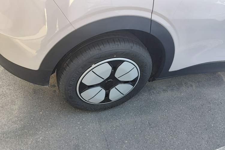 Used Geely Galaxy Geome 2026 Model 410km Freedom Edition Exterior 5