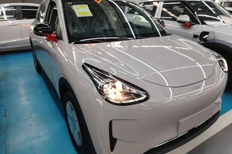 Used Geely Galaxy Geome 2026 Model 310km Youth Edition Front Right 45 Deg