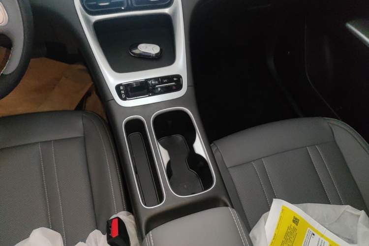 Used Geely Galaxy Geome 2026 Model 310km Youth Edition Gear Lever