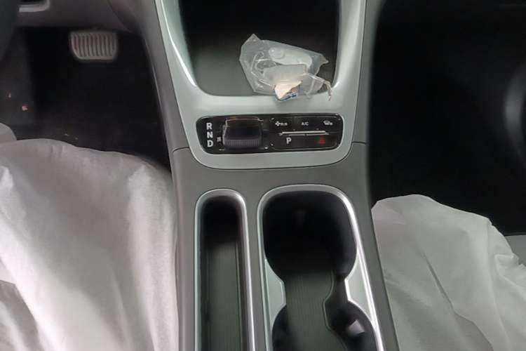 Used Geely Galaxy Geome 2026 Model 310km Youth Edition Gear Lever