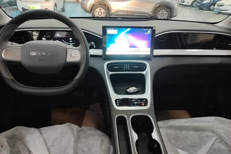 Used Geely Galaxy Geome 2026 Model 310km Youth Edition Gear Lever