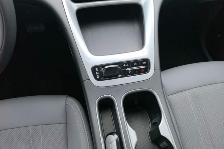 Used Geely Galaxy Geome 2026 Model 310km Youth Edition Gear Lever