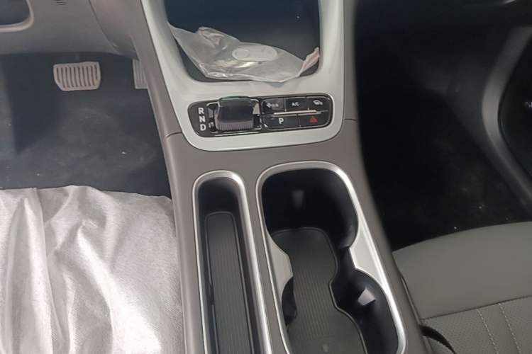 Used Geely Galaxy Geome 2026 Model 310km Youth Edition Gear Lever