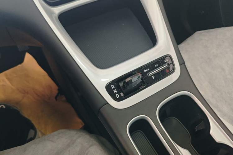 Used Geely Galaxy Geome 2026 Model 310km Dream Edition Gear Lever