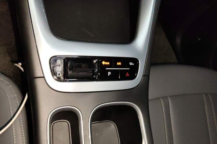 Used Geely Galaxy Geome 2026 Model 310km Youth Edition Gear Lever