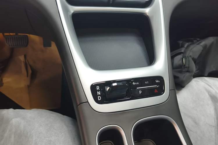 Used Geely Galaxy Geome 2026 Model 310km Youth Edition Gear Lever