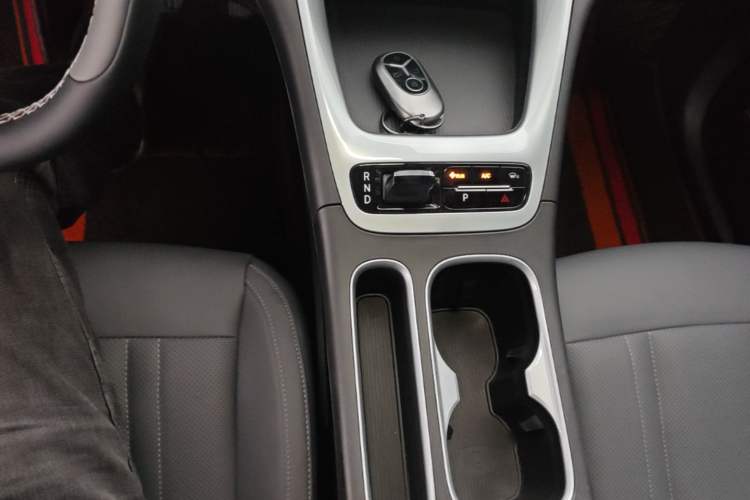 Used Geely Galaxy Geome 2026 Model 310km Youth Edition Gear Lever