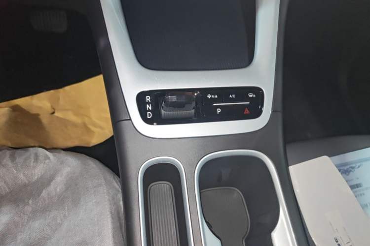 Used Geely Galaxy Geome 2026 Model 310km Youth Edition Gear Lever