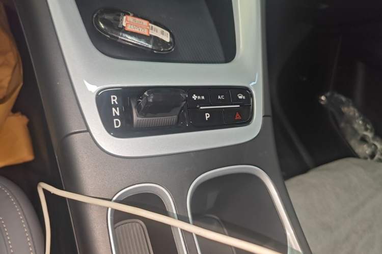 Used Geely Galaxy Geome 2026 Model 310km Youth Edition Gear Lever
