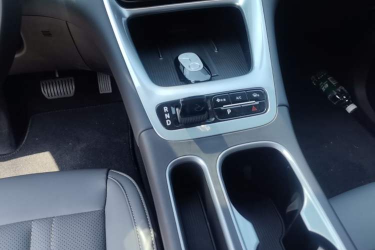 Used Geely Galaxy Geome 2026 Model 410km Exploration Edition Gear Lever