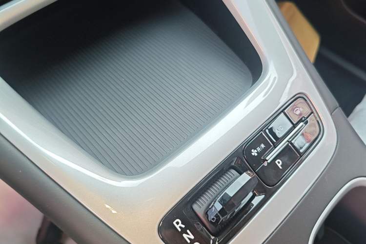 Used Geely Galaxy Geome 2026 Model 310km Dream Edition Gear Lever