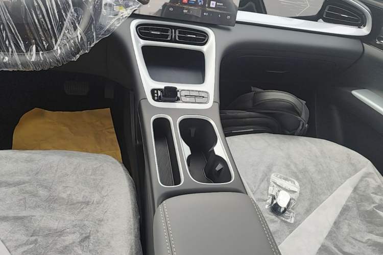 Used Geely Galaxy Geome 2026 Model 310km Dream Edition Gear Lever