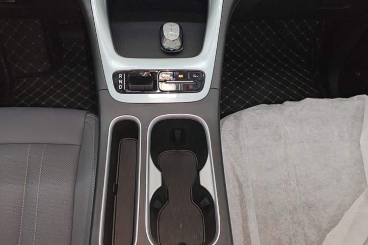 Used Geely Galaxy Geome 2026 Model 310km Youth Edition Gear Lever