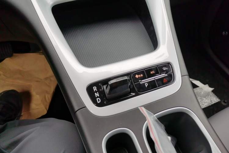 Used Geely Galaxy Geome 2026 Model 310km Youth Edition Gear Lever