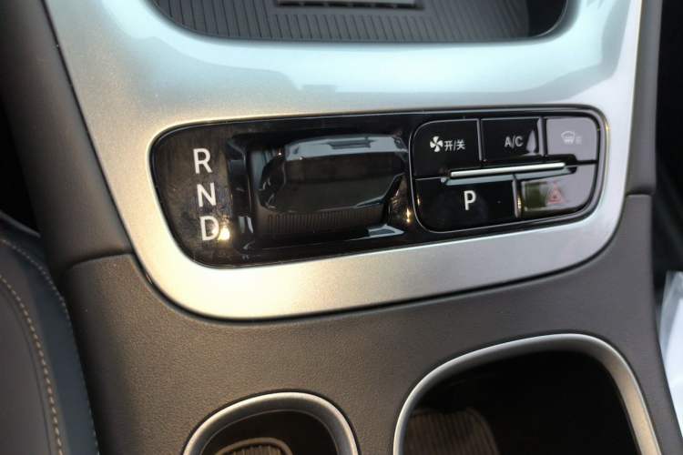 Used Geely Galaxy Geome 2026 Model 410km Exploration Edition Gear Lever
