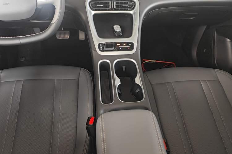 Used Geely Galaxy Geome 2026 Model 310km Youth Edition Gear Lever
