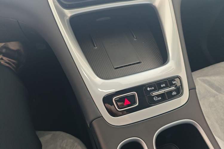 Used Geely Galaxy Geome 2026 480km Exploration Edition Gear Lever