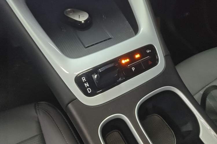 Used Geely Galaxy Geome 2026 Model 410km Exploration Edition Gear Lever