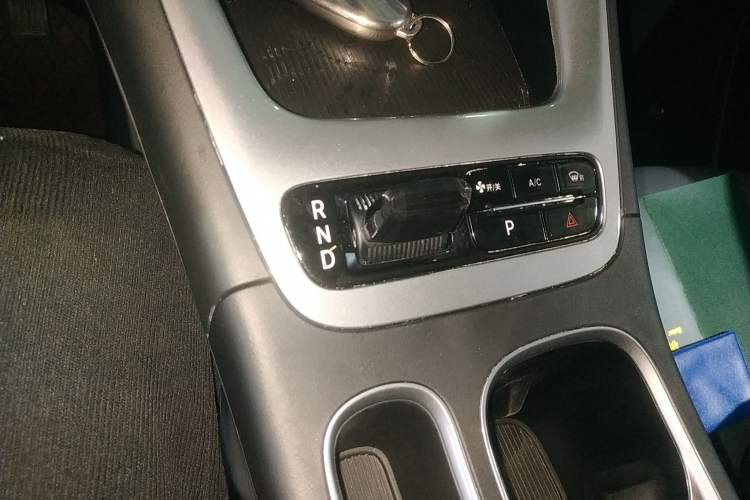 Used Geely Galaxy Geome 2026 Model 310km Youth Edition Gear Lever