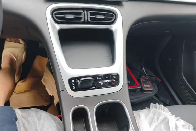 Used Geely Galaxy Geome 2026 Model 310km Youth Edition Gear Lever