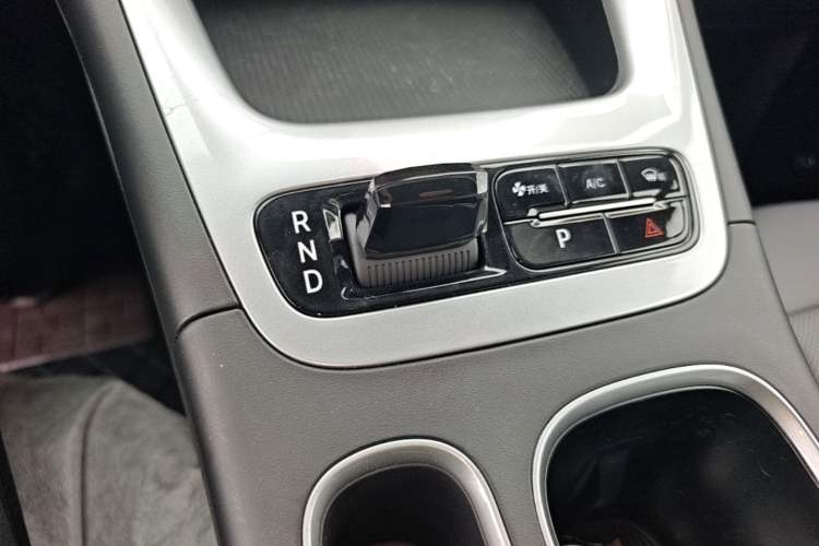 Used Geely Galaxy Geome 2026 Model 410km Freedom Edition Gear Lever