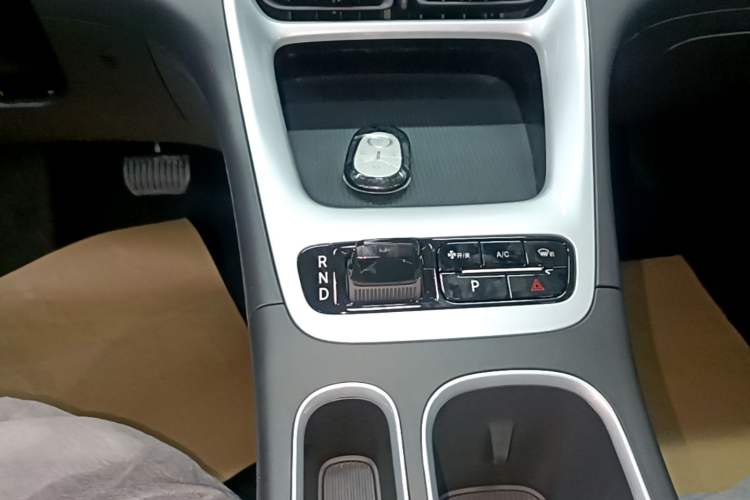 Used Geely Galaxy Geome 2026 Model 310km Youth Edition Gear Lever