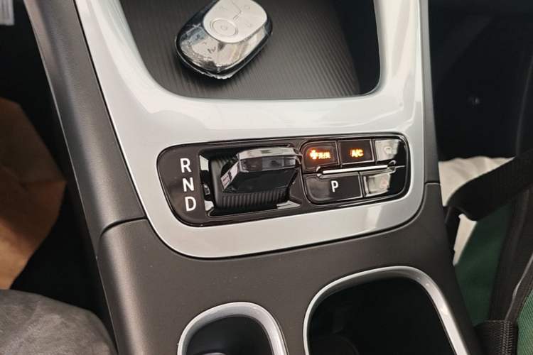 Used Geely Galaxy Geome 2026 Model 310km Youth Edition Gear Lever