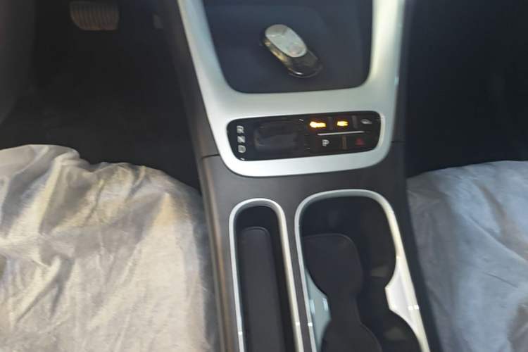 Used Geely Galaxy Geome 2026 Model 310km Youth Edition Gear Lever