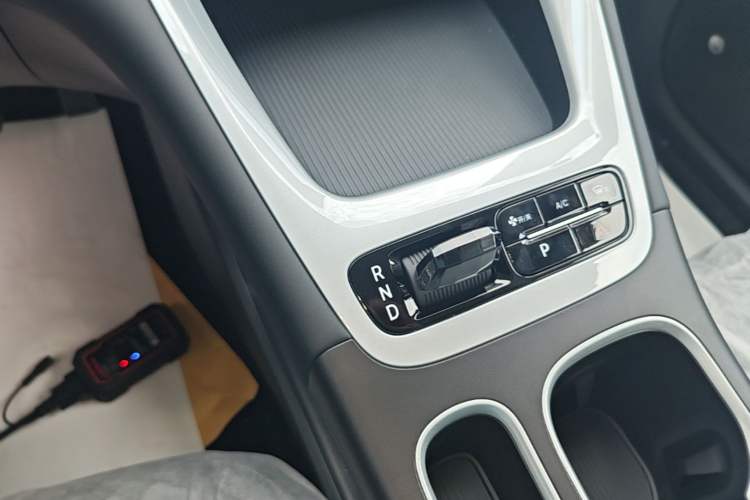 Used Geely Galaxy Geome 2026 410km Wind-Riding Edition Gear Lever