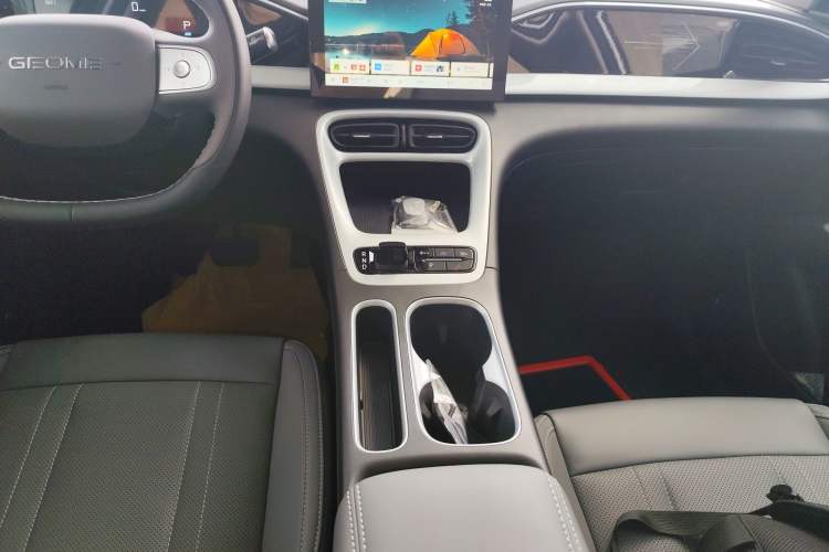 Used Geely Galaxy Geome 2026 Model 310km Youth Edition Gear Lever