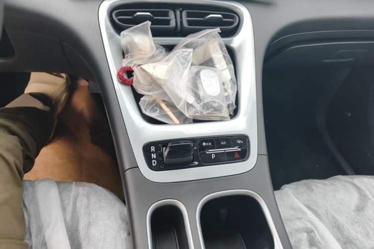 Used Geely Galaxy Geome 2026 Model 410km Freedom Edition Gear Lever