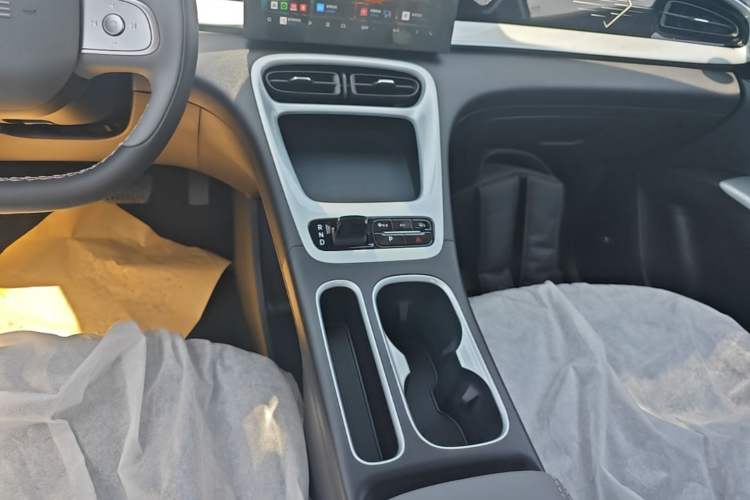 Used Geely Galaxy Geome 2026 Model 310km Youth Edition Gear Lever
